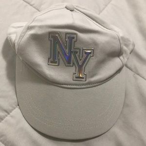 COPY - H&M white hat